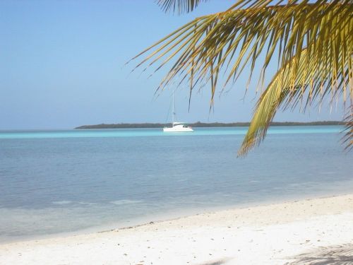 Baraboatzeilen Caraiben Cuba - hagelwitte stranden